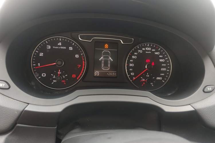 Used Audi Q3 2015 30 TFSI Ambition Edition Instrument Cluster