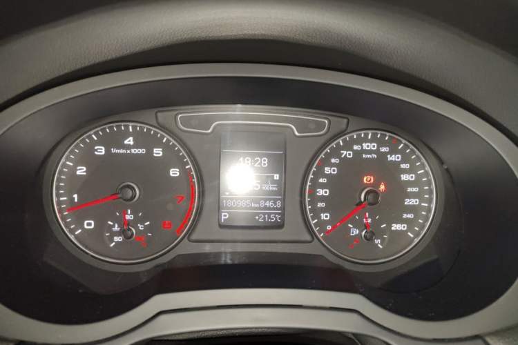 Used Audi Q3 2015 30 TFSI Comfort Model Instrument Cluster