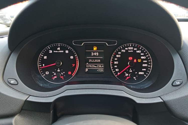 Used Audi Q3 2015 35 TFSI Comfort Model Instrument Cluster