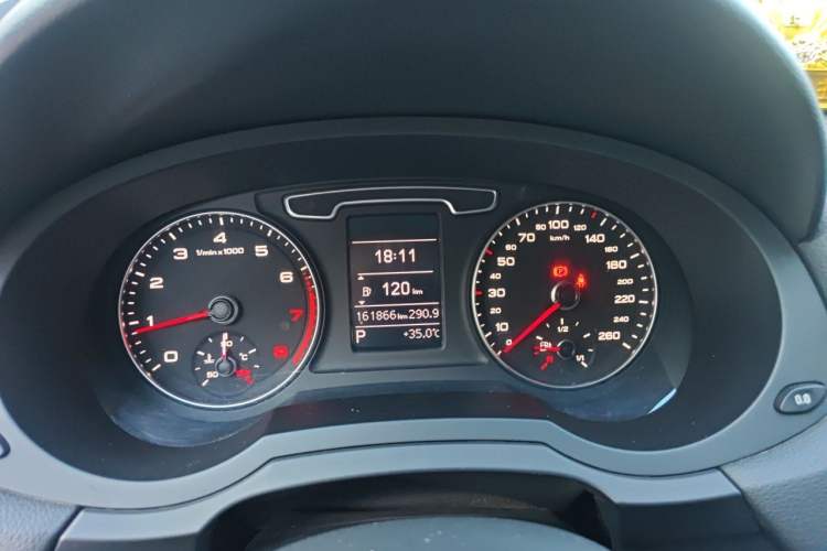 Used Audi Q3 2015 35 TFSI Comfort Model Instrument Cluster