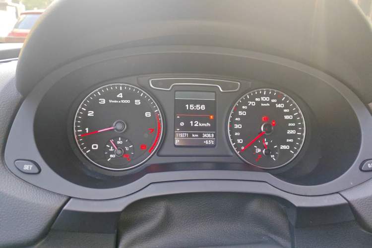 Used Audi Q3 2015 35 TFSI quattro Technology Edition Instrument Cluster