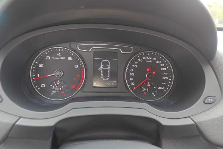Used Audi Q3 2015 35 TFSI Comfort Model Instrument Cluster