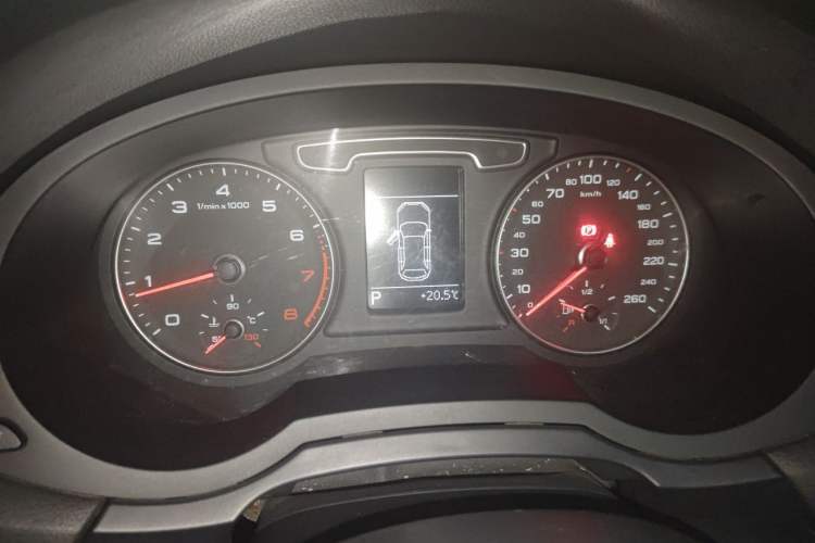 Used Audi Q3 2015 30 TFSI Ambition Edition Instrument Cluster
