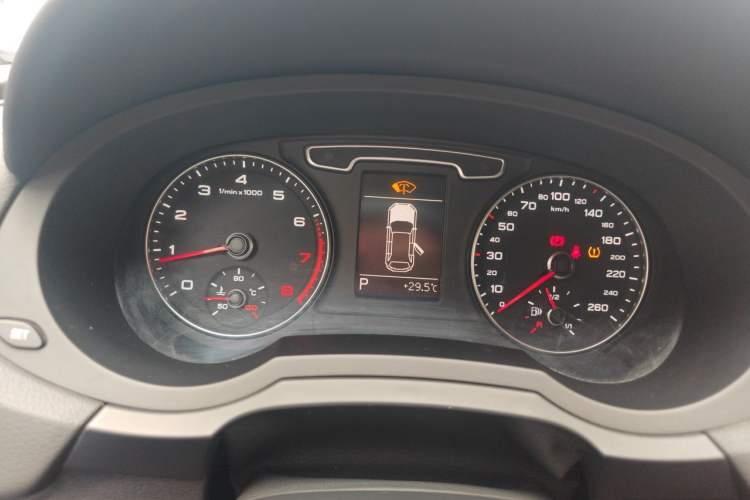 Used Audi Q3 2015 35 TFSI Comfort Model Instrument Cluster
