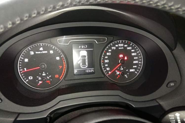 Used Audi Q3 2015 35 TFSI Millionth Anniversary Comfort Model Instrument Cluster