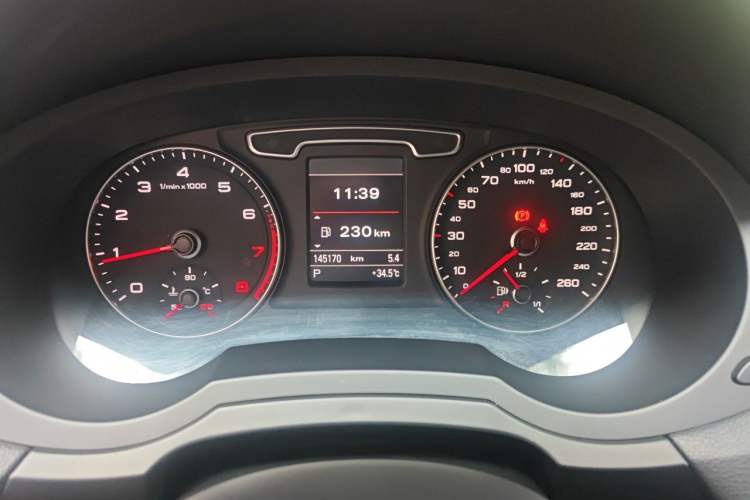 Used Audi Q3 2015 35 TFSI quattro Technology Edition Instrument Cluster