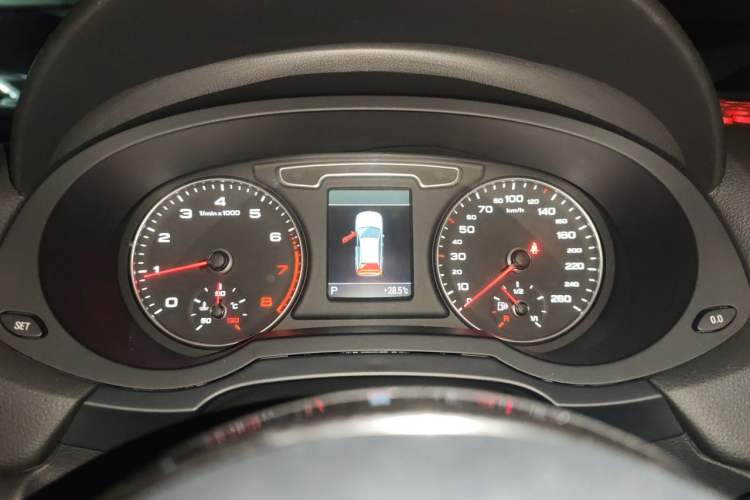 Used Audi Q3 2015 35 TFSI quattro Technology Edition Instrument Cluster