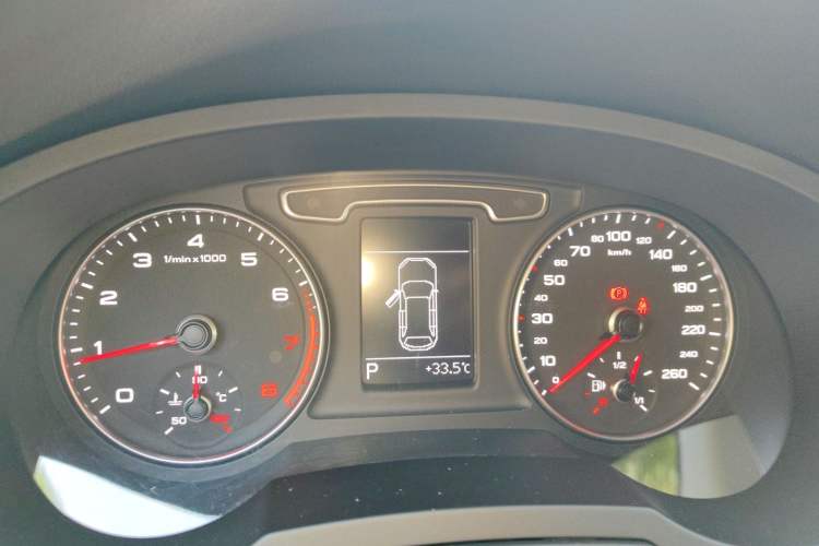 Used Audi Q3 2015 35 TFSI Ambition Edition Instrument Cluster