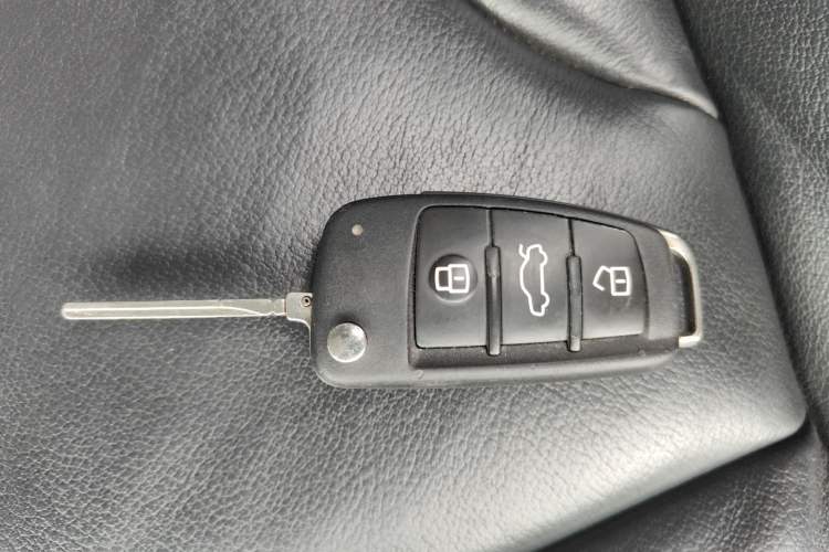 Used Audi Q3 2015 35 TFSI Comfort Model Interior 1