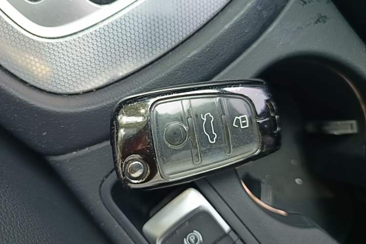 Used Audi Q3 2015 35 TFSI Comfort Model Interior 1