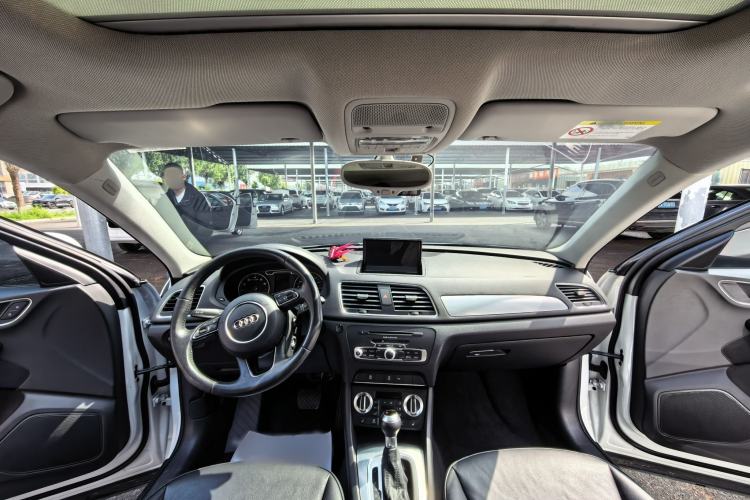Used Audi Q3 2015 35 TFSI Comfort Model Interior 1