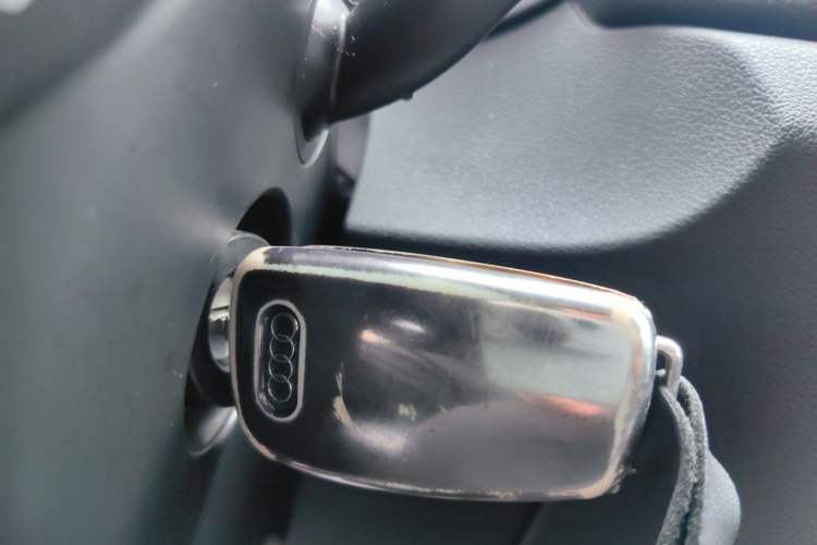 Used Audi Q3 2015 30 TFSI Comfort Model Interior 1