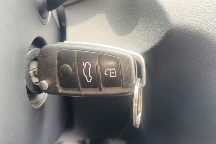 Used Audi Q3 2015 30 TFSI Comfort Model Interior 1