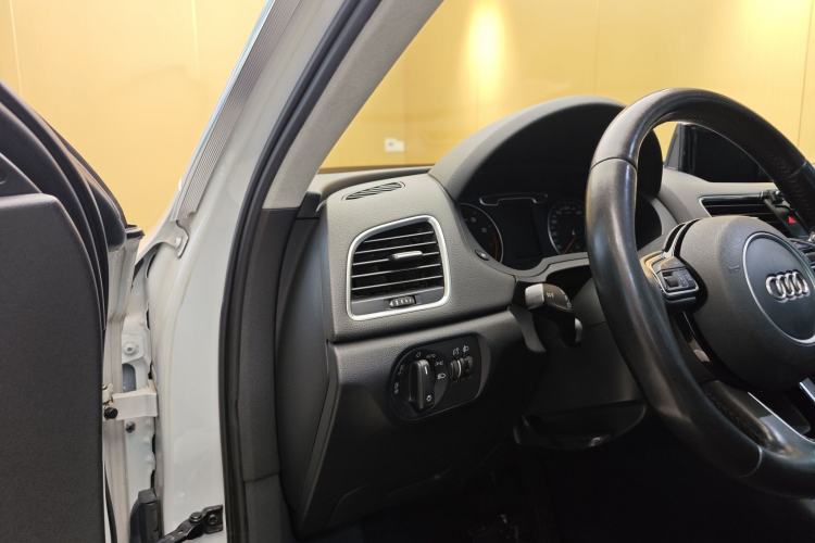 Used Audi Q3 2015 35 TFSI Millionth Anniversary Intelligent Edition Interior 10