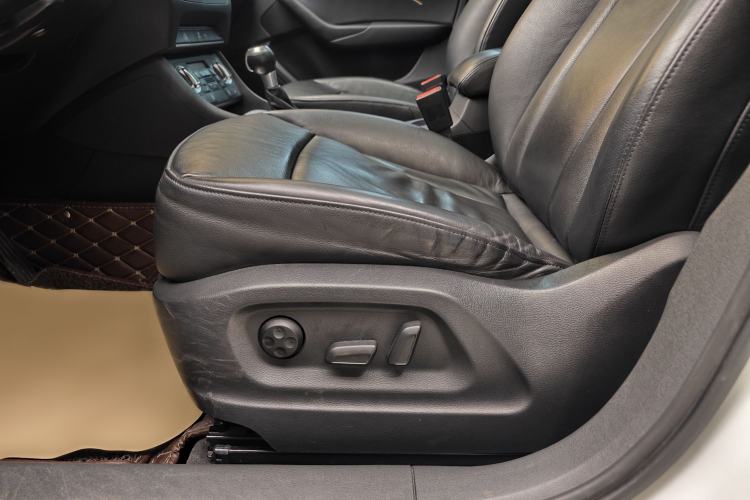 Used Audi Q3 2015 35 TFSI Millionth Anniversary Comfort Model Interior 10