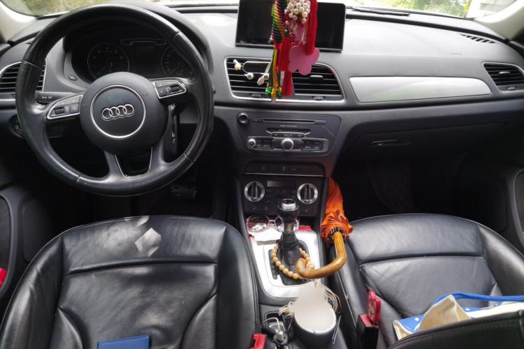 Used Audi Q3 2015 35 TFSI Comfort Model Interior 2