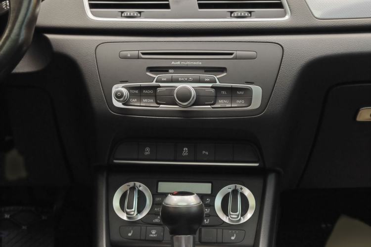 Used Audi Q3 2015 35 TFSI Millionth Anniversary Comfort Model Interior 3