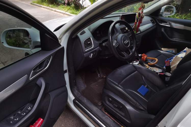 Used Audi Q3 2015 35 TFSI Comfort Model Interior 3