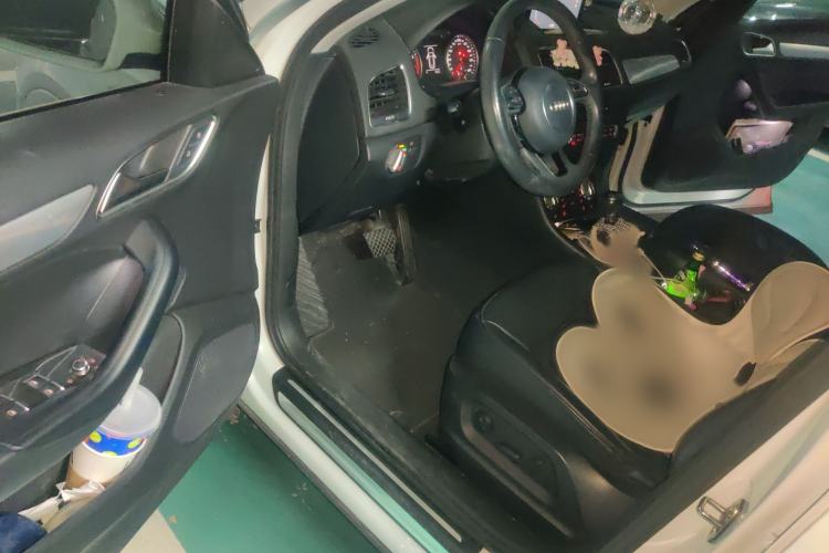 Used Audi Q3 2015 35 TFSI Comfort Model Interior 3