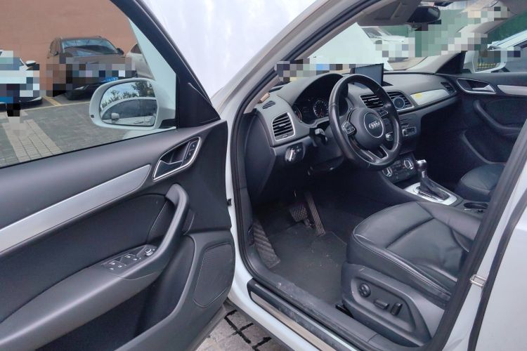 Used Audi Q3 2015 30 TFSI Comfort Model Interior 3
