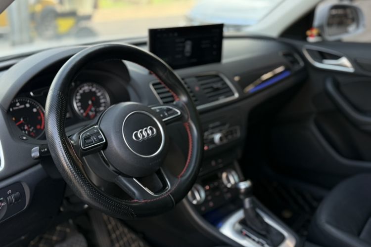 Used Audi Q3 2015 35 TFSI Millionth Anniversary Comfort Model Interior 3