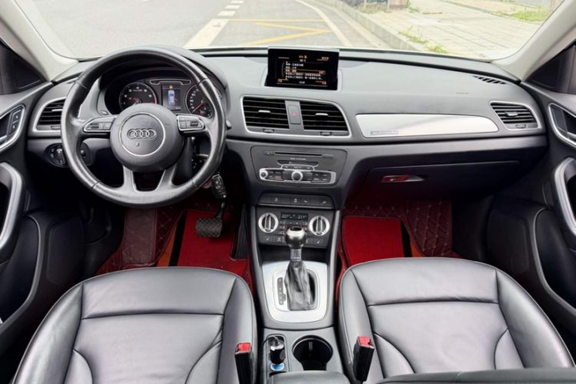 Used Audi Q3 2015 35 TFSI quattro Millionth Anniversary Edition Interior 4