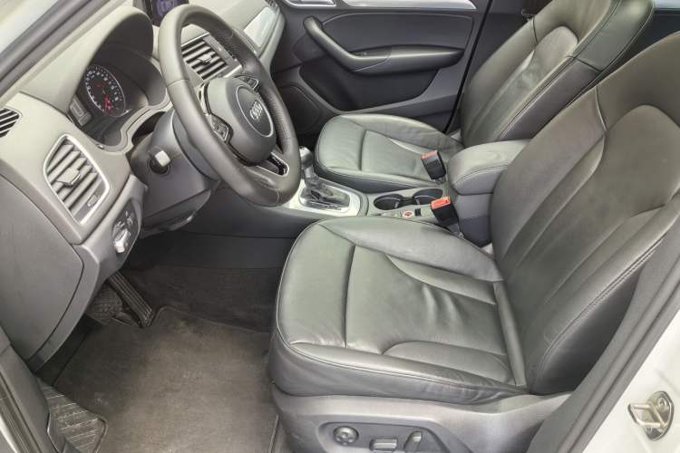 Used Audi Q3 2015 35 TFSI Millionth Anniversary Comfort Model Interior 4