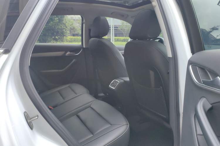 Used Audi Q3 2015 30 TFSI Ambition Edition Interior 4