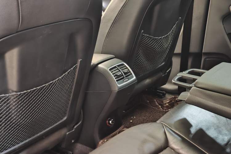 Used Audi Q3 2015 35 TFSI Millionth Anniversary Comfort Model Interior 5