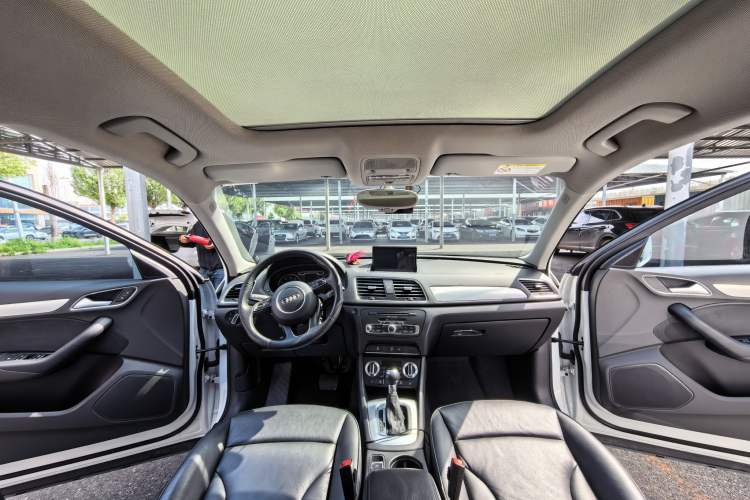 Used Audi Q3 2015 35 TFSI Comfort Model Interior 5