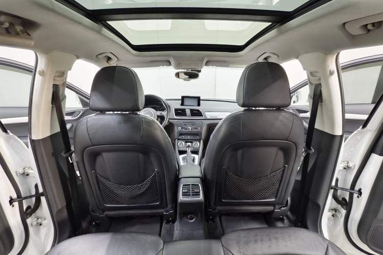 Used Audi Q3 2015 35 TFSI quattro Technology Edition Interior 6