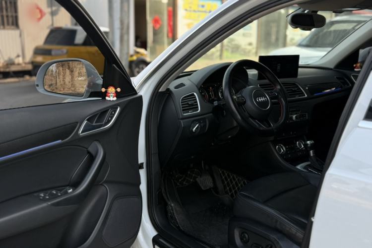 Used Audi Q3 2015 35 TFSI Millionth Anniversary Comfort Model Interior 6