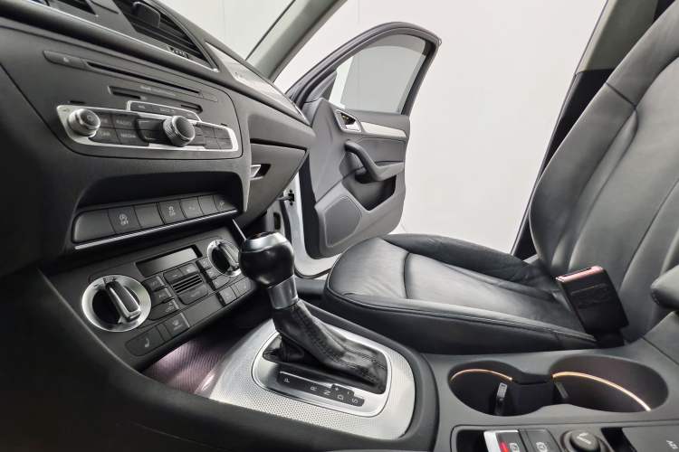 Used Audi Q3 2015 35 TFSI quattro Technology Edition Interior 7