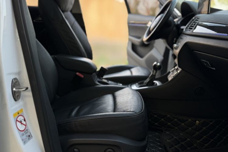 Used Audi Q3 2015 35 TFSI Millionth Anniversary Comfort Model Interior 7
