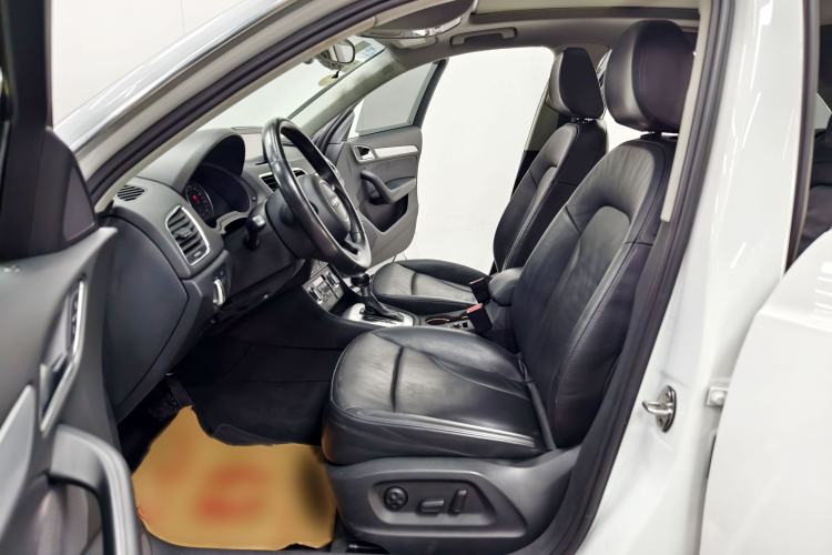 Used Audi Q3 2015 35 TFSI quattro Technology Edition Interior 9