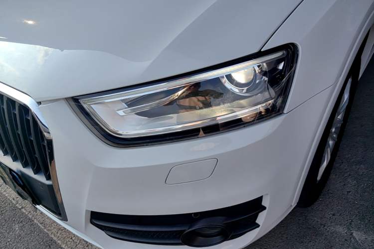 Used Audi Q3 2015 35 TFSI Comfort Model Left Front Headlight