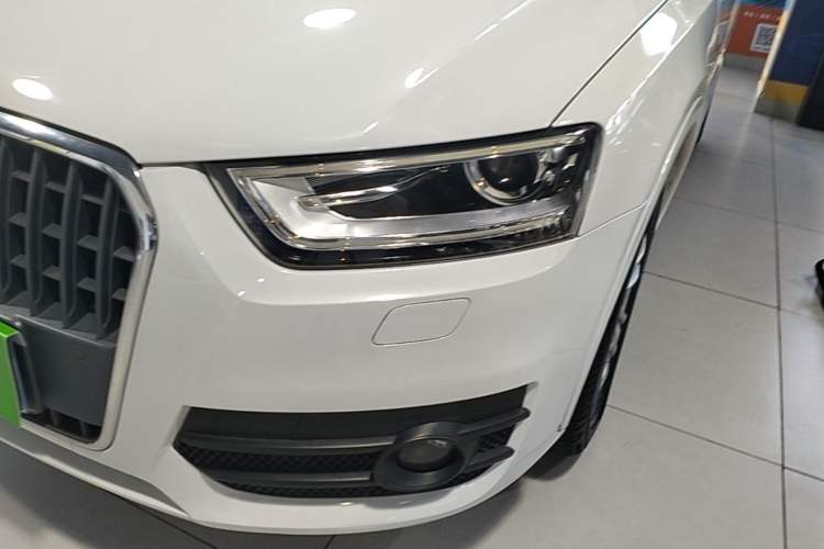 Used Audi Q3 2015 35 TFSI Comfort Model Left Front Headlight