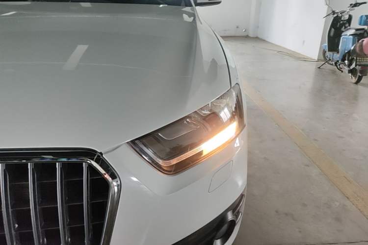 Used Audi Q3 2015 30 TFSI Ambition Edition Left Front Headlight