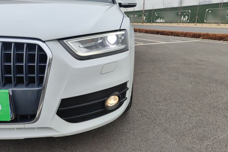 Used Audi Q3 2015 35 TFSI Comfort Model Left Front Headlight