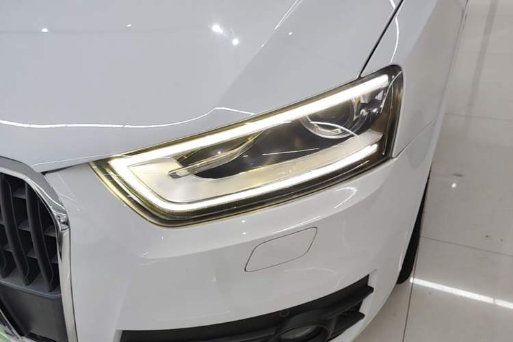 Used Audi Q3 2015 35 TFSI Comfort Model Left Front Headlight