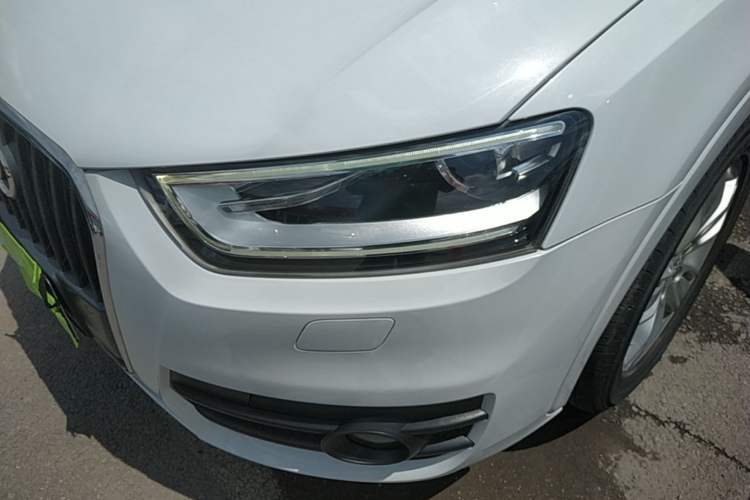 Used Audi Q3 2015 35 TFSI Comfort Model Left Front Headlight