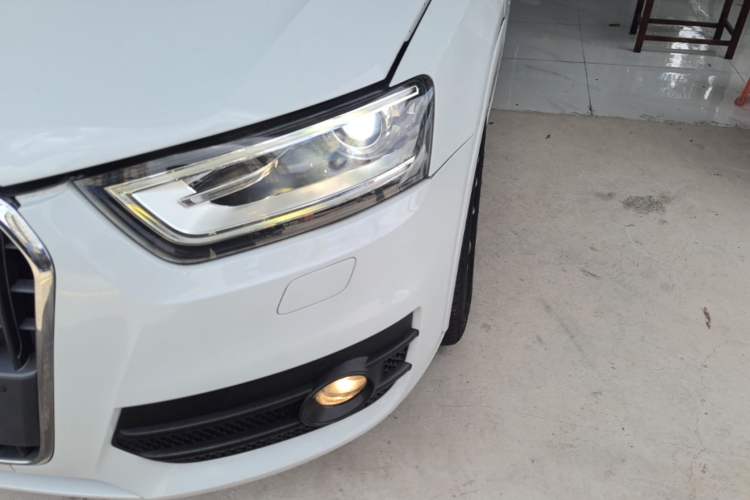 Used Audi Q3 2015 35 TFSI Millionth Anniversary Comfort Model Left Front Headlight