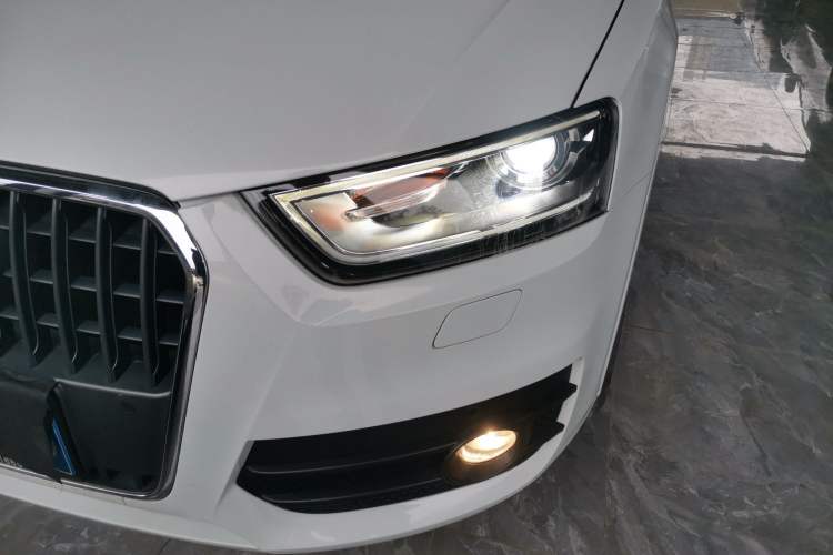 Used Audi Q3 2015 35 TFSI quattro Millionth Anniversary Edition Left Front Headlight