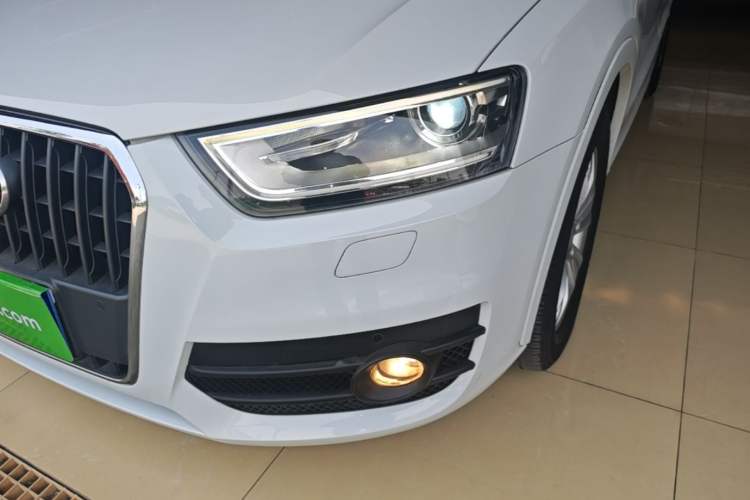Used Audi Q3 2015 35 TFSI Comfort Model Left Front Headlight