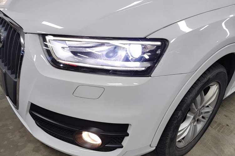 Used Audi Q3 2015 30 TFSI Comfort Model Left Front Headlight