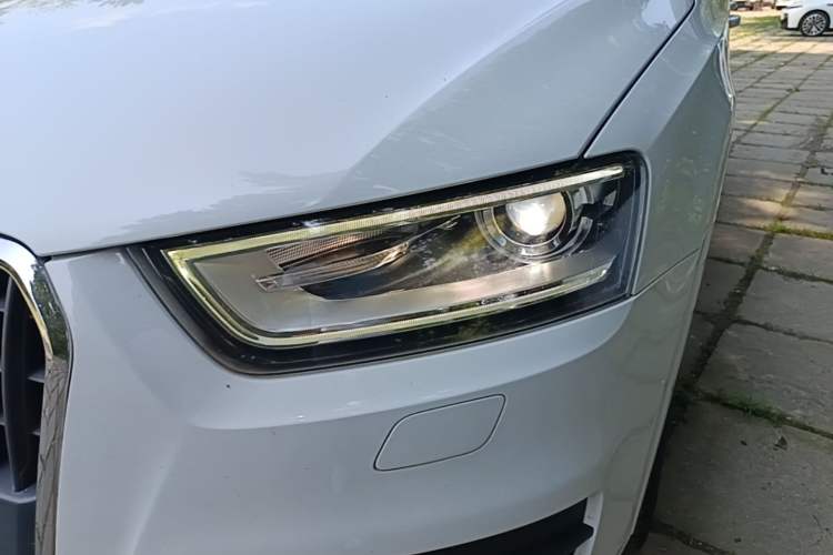 Used Audi Q3 2015 35 TFSI Comfort Model Left Front Headlight