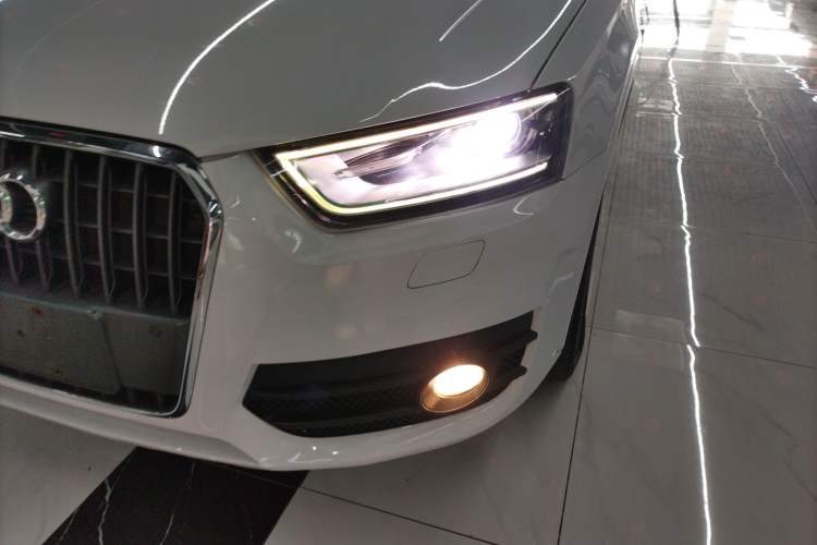 Used Audi Q3 2015 35 TFSI Comfort Model Left Front Headlight