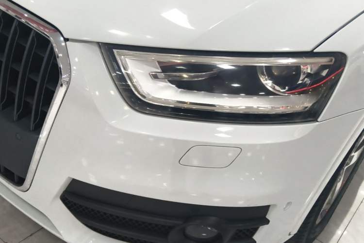 Used Audi Q3 2015 35 TFSI quattro Luxury Edition Left Front Headlight