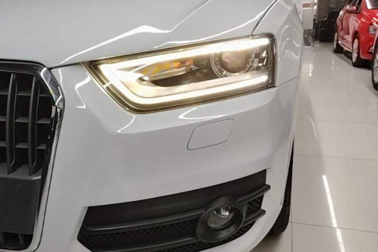 Used Audi Q3 2015 35 TFSI Comfort Model Left Front Headlight