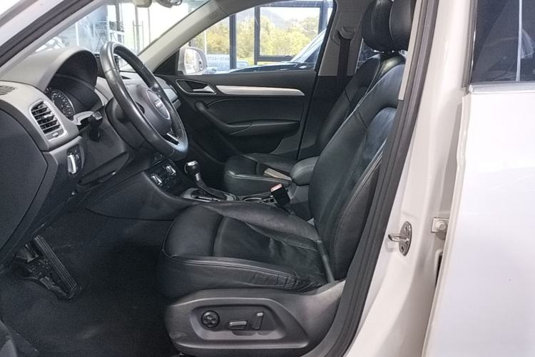 Used Audi Q3 2015 35 TFSI Comfort Model Left Front Seat
